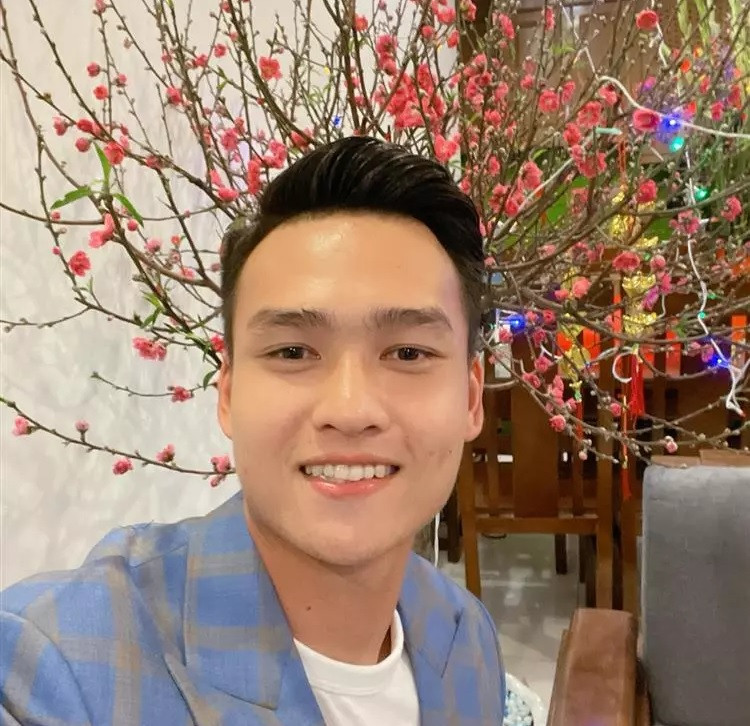 Ngôi nhà của Bùi Hoàng Việt Anh ngập sắc hoa trong dịp Tết Nguyên đán. Ảnh: FBNV