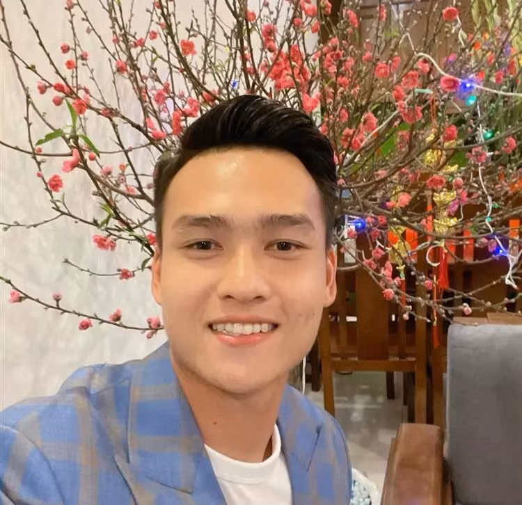 Ngôi nhà của Bùi Hoàng Việt Anh ngập sắc hoa trong dịp Tết Nguyên đán. Ảnh: FBNV