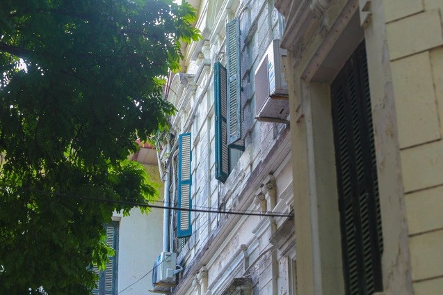 Toàn bộ khuôn viên công trình bao gồm khu nhà ở, sân vườn có tổng diện tích hơn 2.000 m2. Phần nhà ở có diện tích gần 800 m2, gồm 3 tầng. Ảnh: Dân trí