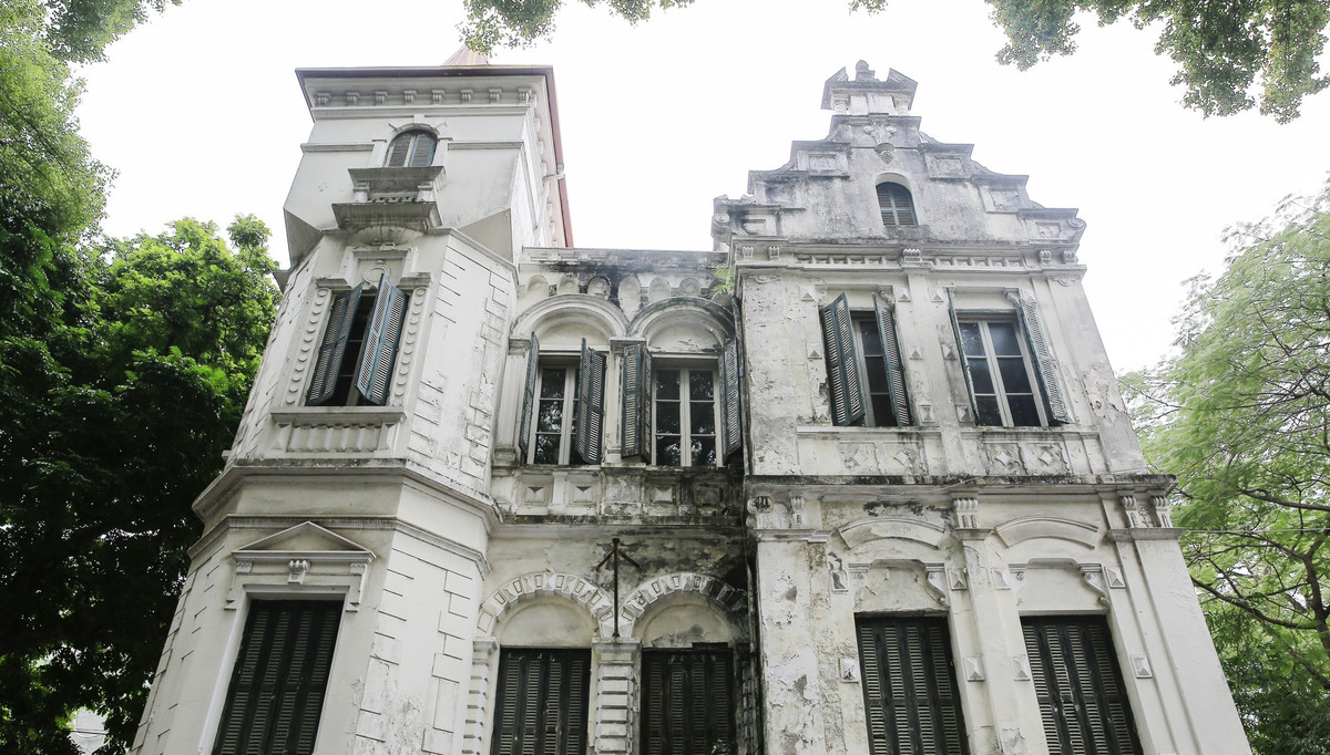 Một dinh thự vua Bảo Đại khác ở Hà Nội tọa tại số 51 Trần Hưng Đạo (quận Hoàn Kiếm, Hà Nội), được xây dựng từ cuối thế kỷ 18, đầu thế kỷ 19. Ảnh: Dân Việt