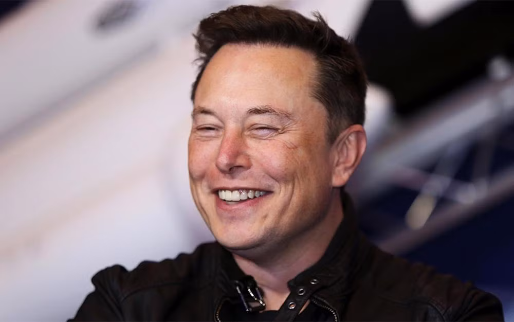Tỷ phú Elon Musk, người sáng lập của thương hiệu xe điện đình đám Tesla nổi tiếng là một tay chơi ở nước Mỹ. Ông sở hữu dàn siêu xe từ bình dân tới cao cấp. Ảnh: CBNC