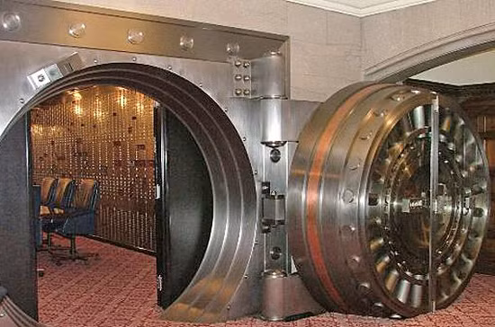 Trong lịch sử Fort Knox, kho vàng Fort Knox chỉ mở cánh cửa thép nặng 22 tấn cho “người ngoài” ba lần. Ảnh: Gold Avenue