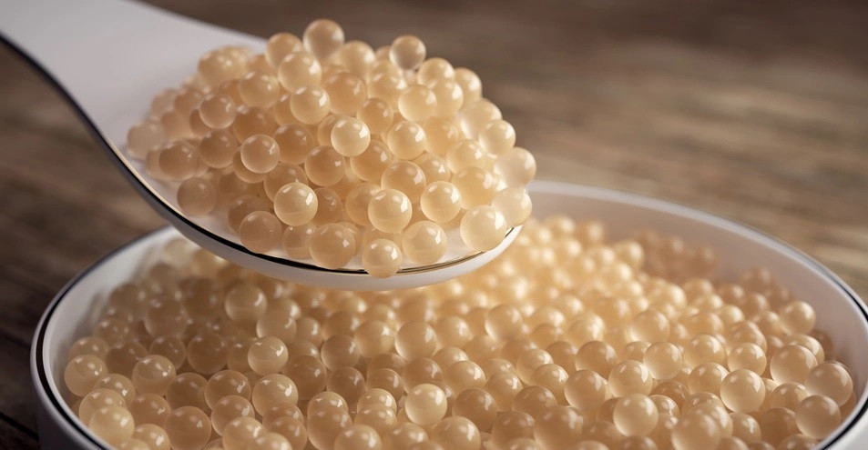 Trứng cá muối Almas có giá "trên trời" bởi độ quý hiếm cũng như hương vị đặc trưng khó tìm thấy. Trong tiếng Nga, "almas" có nghĩa là kim cương. Ảnh: TasteAtlas