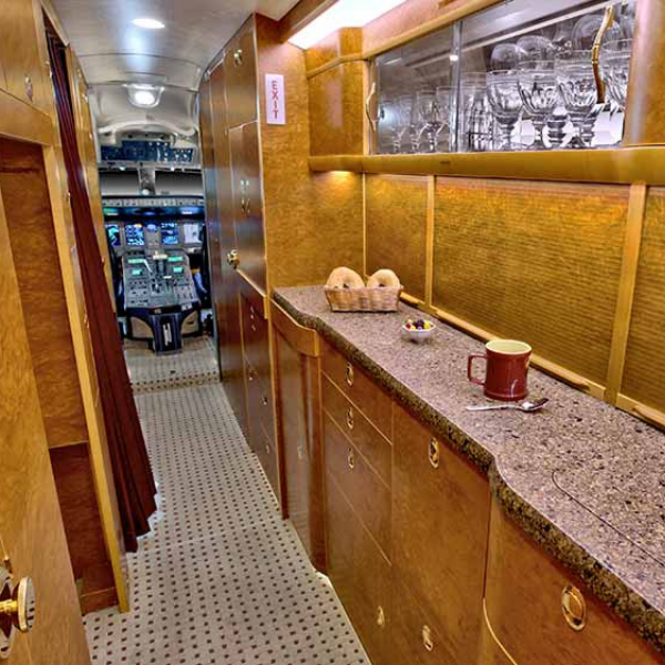 Nội thất bên trong của chiếc chuyên cơ được trang bị đầy đủ tiện nghi. Ảnh: Robb Report