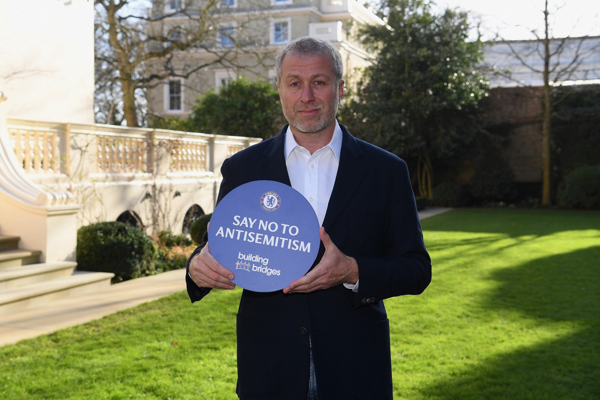 Còn theo dữ liệu của Forbes, Roman Abramovich đang sở hữu 12,5 tỷ USD và là người giàu thứ 142 trên thế giới, đồng thời là người giàu thứ 10 nước Nga. Ảnh: Reuters