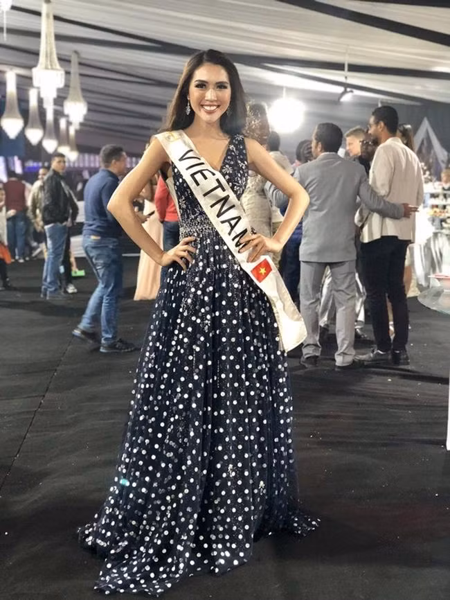 Tại Miss Intercontinental 2017, đại diện Việt Nam - Tường Linh - vào thẳng top 18 chung cuộc nhờ vào lượt bình chọn của khán giả. Cô nhận được tổng cộng gần 3 triệu lượt vote, bỏ xa các đại diện khác.