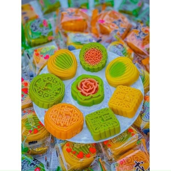 Chuyên gia cũng khuyến cáo khách hàng nên ham bánh trung thu siêu rẻ, nên mua bánh ở những cơ sở uy tín, có nguồn gốc xuất xứ rõ ràng. Ảnh: Facebook