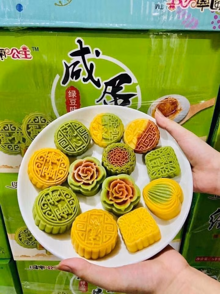 Không chỉ thế, bánh trung thu mini nội địa Trung Quốc còn có hạn sử dụng lên tới 4 - 6 tháng. Ảnh: Facebook