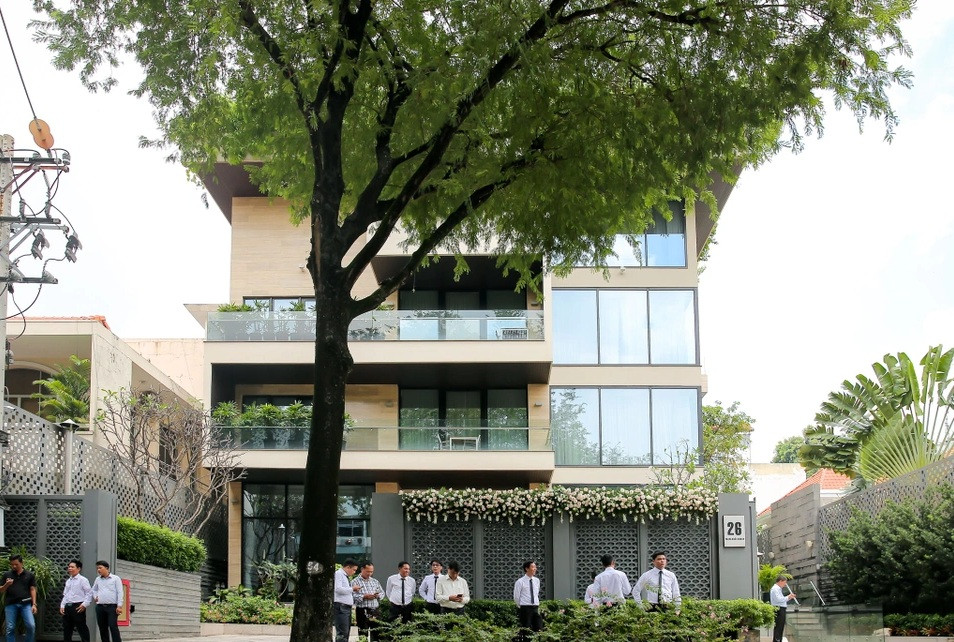 Căn biệt thự thuộc hàng đắt đỏ nhất tại tuyến phố trung tâm. Ảnh: Zing