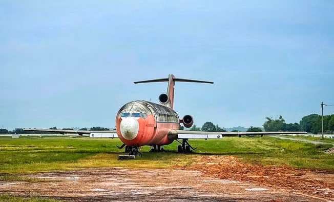 Chiếc Boeing 727 này từng thuộc sở hữu của Hãng hàng không Royal Khmer Airlines, Campuchia. Máy bay được hãng đưa vào khai thác trên đường bay Siem Reap - Hà Nội từ tháng 4/2007. Ảnh: Dân trí