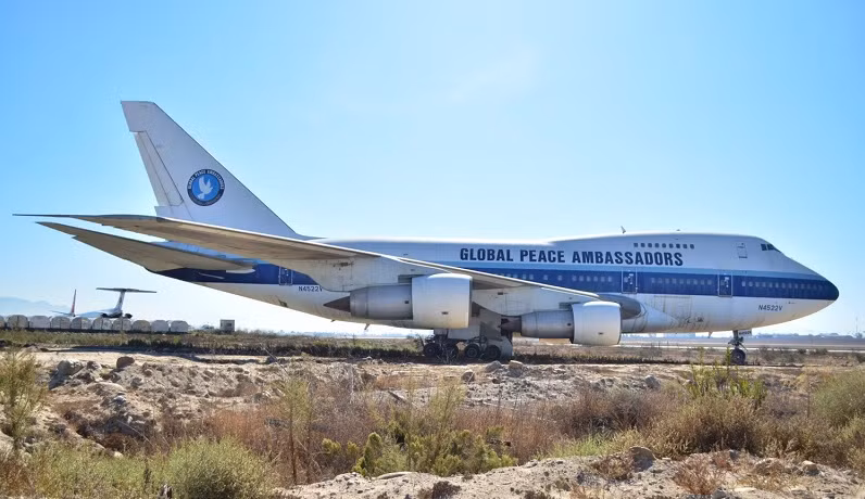 Bên ngoài Sân bay Quốc tế Tijuana (TIJ) có một chiếc Boeing 747SP bị bỏ rơi đến tiếc nuối. Ảnh: Simpleflying