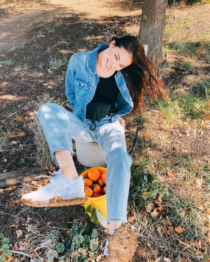 Choang ngop khu vuon bac ty cua Hoa hau Viet o troi Tay