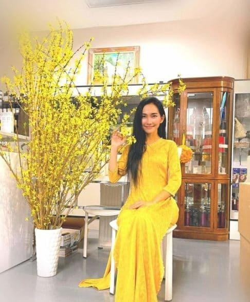 Nội thất trong nhà của Kim Hiền mang hơi hướng cổ điển. Nguồn ảnh: FB Kim Hien