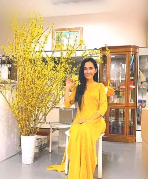 Nội thất trong nhà của Kim Hiền mang hơi hướng cổ điển. Nguồn ảnh: FB Kim Hien