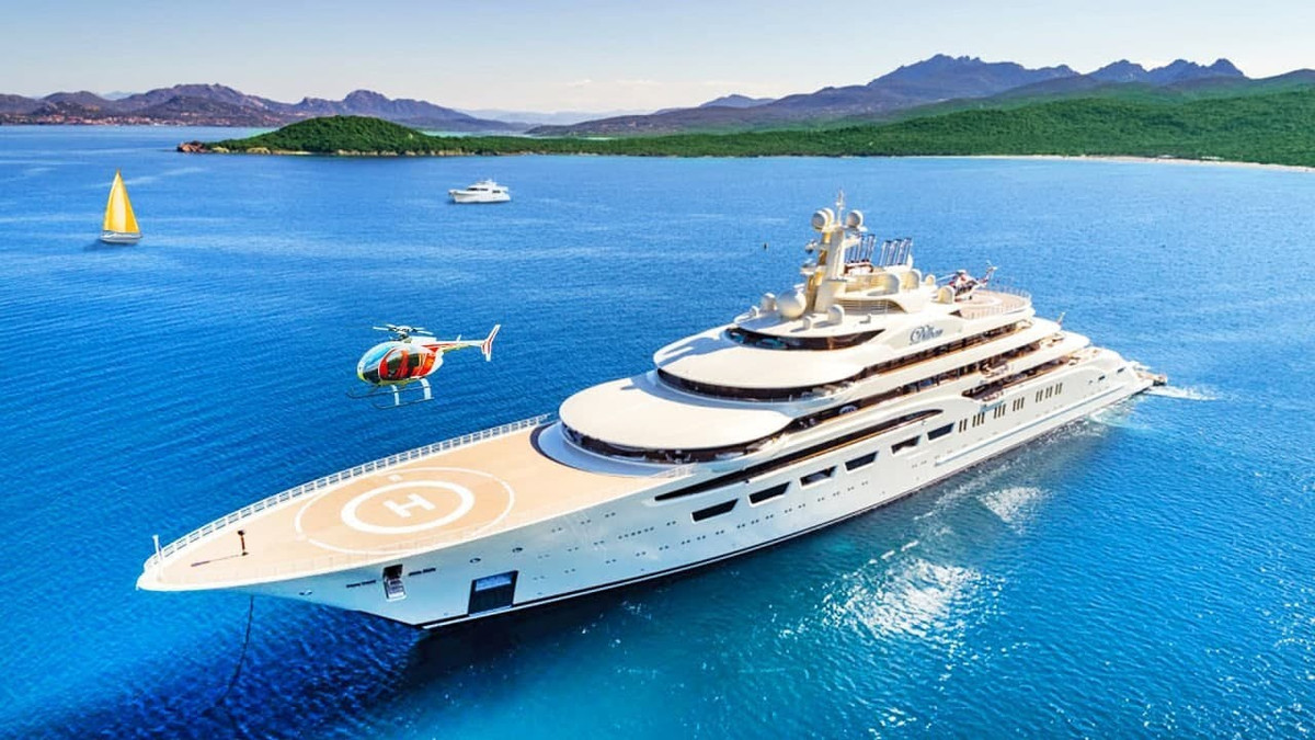 Trên du thuyền còn có 2 sân đáp trực thăng, phòng tắm hơi, phòng spa và phòng gym. Ảnh: Youtube