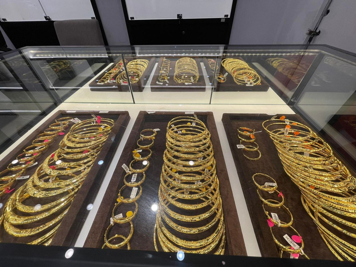 Giá vàng xuống dưới 69 triệu đồng/lượng, nhưng độ vênh vẫn lớn Gia vang xuong duoi 69 trieu dong/luong, nhung do venh van lon