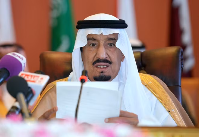 Vua Salman bin Abdulaziz Al Saud, lên ngôi năm 2015, là người giàu nhất gia tộc với tổng tài sản trị giá 18 tỷ USD. Ảnh: Al Jazeera