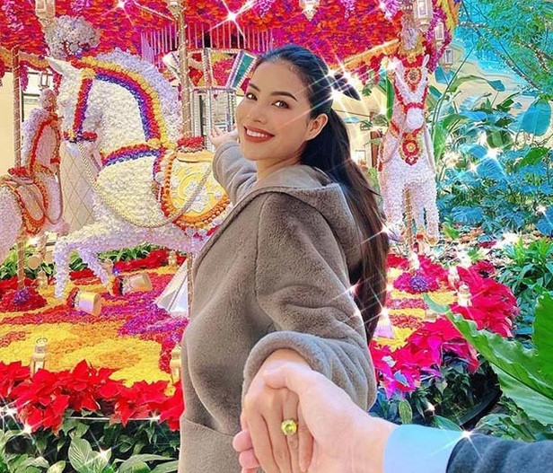 Vị doanh nhân này sở hữu khối tài sản "không phải dạng vừa" với biệt thự khủng và xe sang đắt đỏ. Ảnh: Instagram