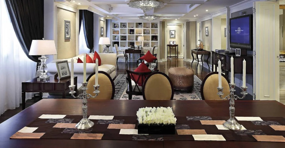 Đặc biệt, Metropole Hà Nội có căn phòng sang trọng nhất là Grand Prestige Suite (hay còn gọi là phòng tổng thống) có giá tới 4.538 USD/đêm (khoảng hơn 100 triệu đồng). Ảnh: Zing