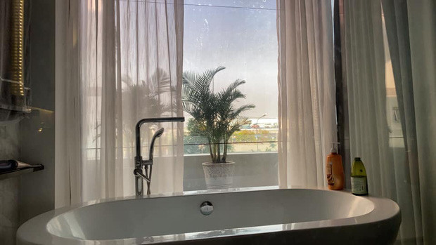 Nhà tắm với view cực đẹp. Nguồn ảnh: FBNV