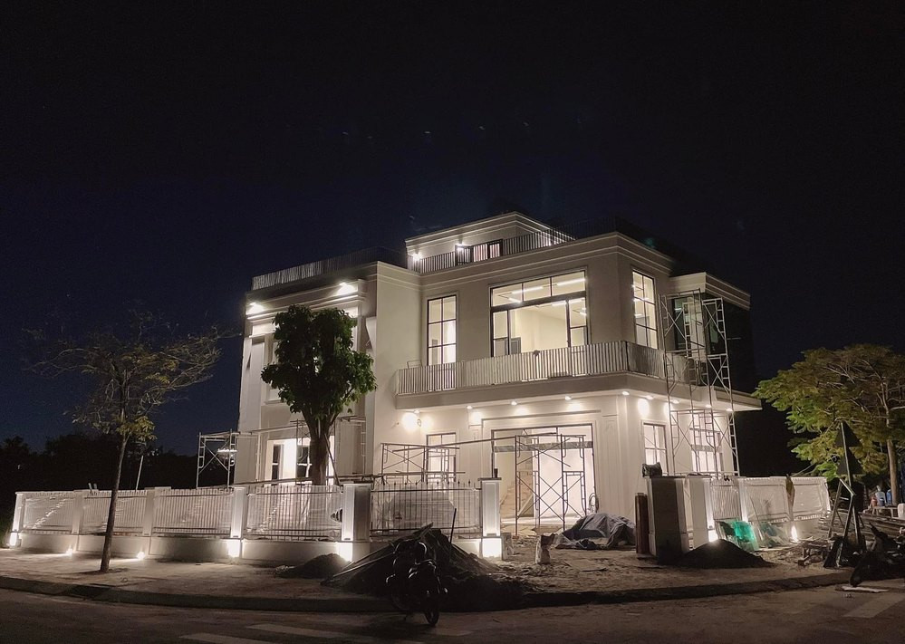 Trước đó, nam diễn viên khoe dự định sẽ đón ba mẹ lên ăn Tết trong căn nhà mới tại Sài Gòn cùng mình.