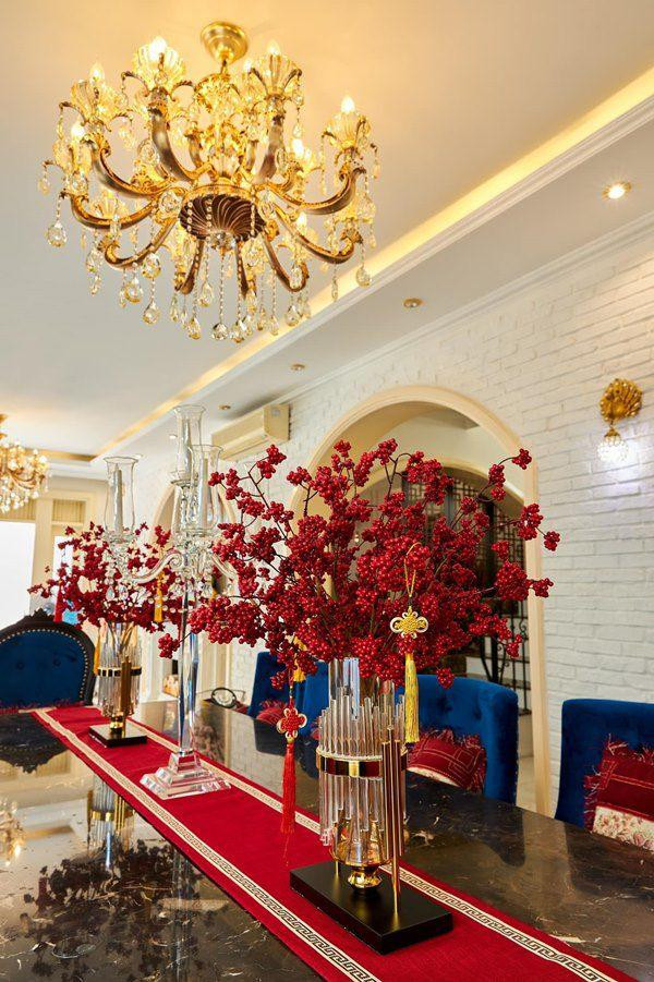 Loại hoa chủ đạo năm nay được Di Băng lựa chọn là đào đông.