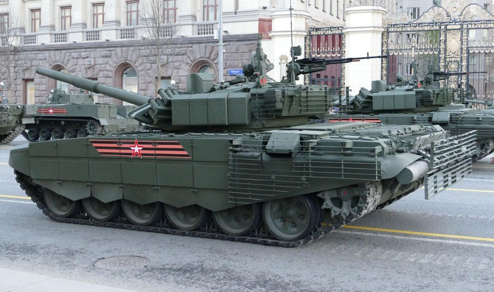 T-72B3M được trang bị thiết bị quan sát ảnh nhiệt hiện đại và hệ thống điều khiển hỏa lực cải tiến, màn hình kỹ thuật số.