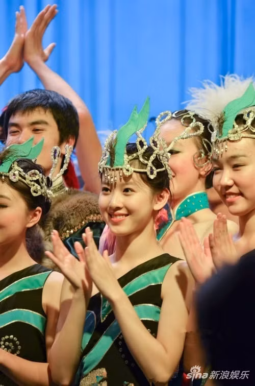 Nhiều người ưu ái gọi cô là 'tiên nữ giáng trần' bởi vẻ đẹp tự nhiên quá đỗi cuốn hút.