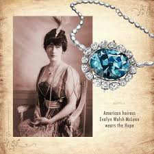 Mẹ chồng và người con trai 9 tuổi của bà Evalyn tử vong trong tai nạn xe hơi. Sau đó, con gái của bà nghiện ma túy và chết vì sốc thuốc năm 25 tuổi.