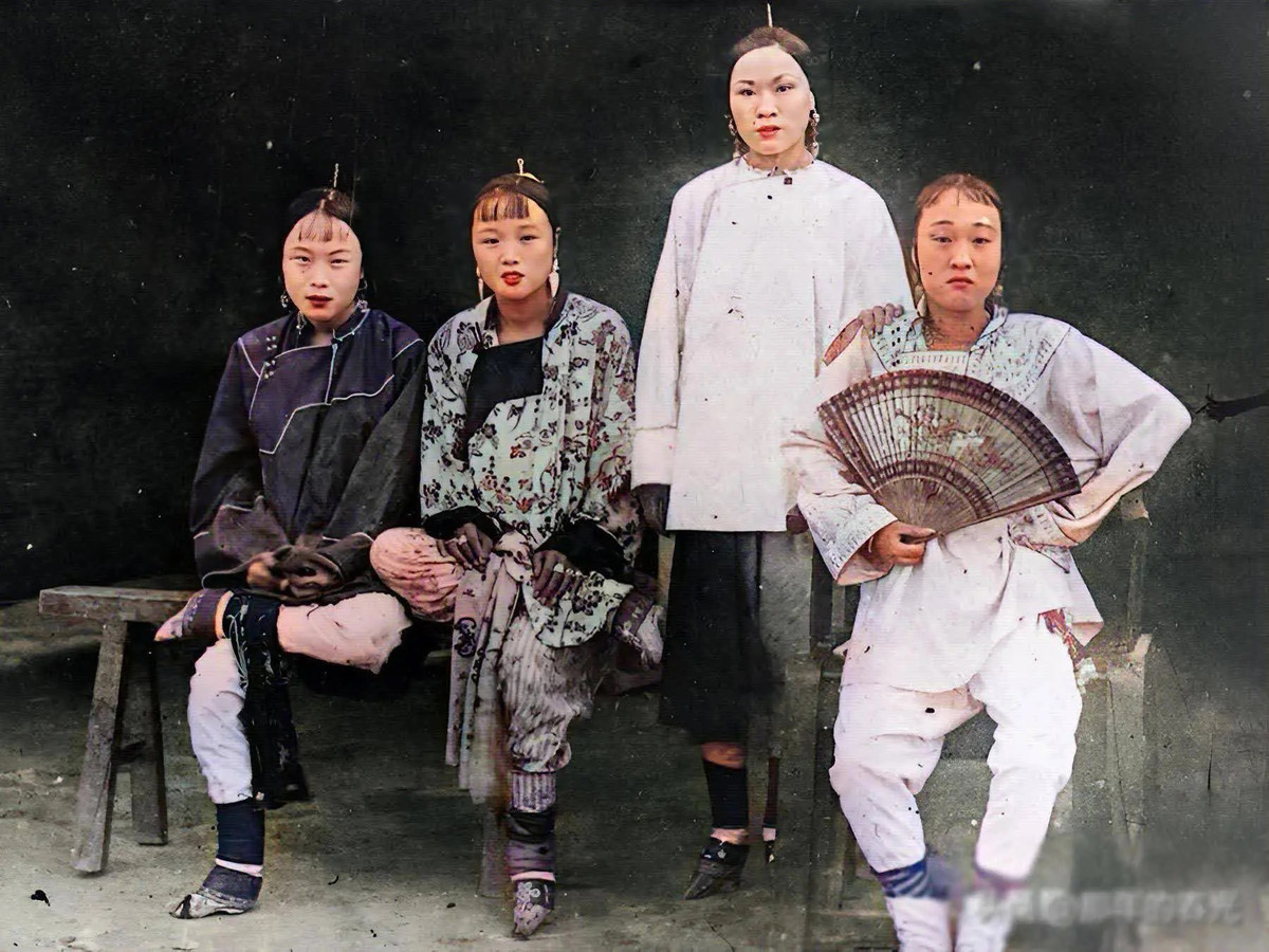 Nhan sắc mỗi người một vẻ của 4 kỹ nữ cuối thời nhà Thanh.