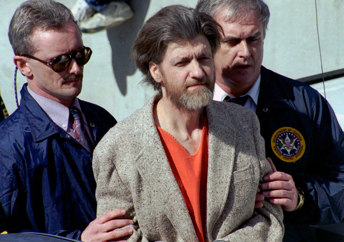 Khi Kaczynski bị cảnh sát bắt giữ, nhiều người bàng hoàng khi biết gã từng là một thần đồng toán học với chỉ số IQ lên tới 167. Thay vì trở thành nhân tài cống hiến cho đất nước, gã sử dụng trí thông minh để khủng bố người dân.