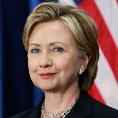Hillary Clinton là một trong những đệ nhất phu nhân có sức ảnh hưởng lớn nhất nước Mỹ. Bà là vợ của Tổng thống Bill Clinton (nhiệm kỳ từ năm 1993 - 2001). Trong thời gian làm nữ chủ nhân Nhà Trắng, bà đã đồng hành, ủng hộ các hoạt động của chồng cũng như thực hiện nhiều chiến dịch, hoạt động xã hội được đánh giá cao.