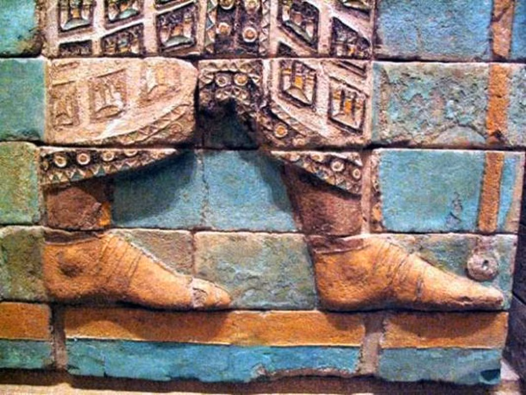 Trước câu hỏi này, các nhà nghiên cứu đã lật tìm các ghi chép, sử liệu nhằm tìm ra lời giải. Qua đó, họ biết được đội quân này "bất tử" bằng cách nào.