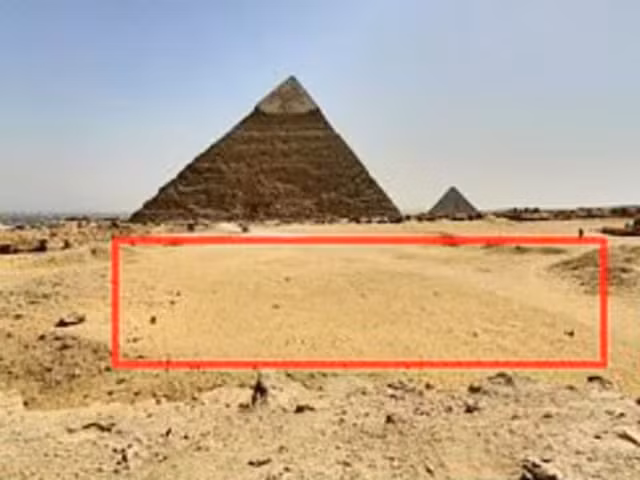 Cấu trúc còn lại khó đoán hơn và dường như có vẻ được lấp đầy bởi một vật liệu có điện trở suất cao, có thể là cát sỏi nhưng cũng có thể là khoảng trống nghi là một căn phòng rỗng.