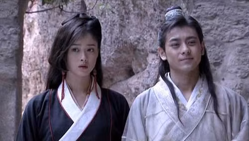 Lục Mạch thần kiếm được mệnh danh là "Thiên hạ đệ nhất kiếm khí", là cảnh giới cao nhất của Nhất Dương chỉ. Để luyện được Lục Mạch thần kiếm, người tập võ cần có nội công rất cao.