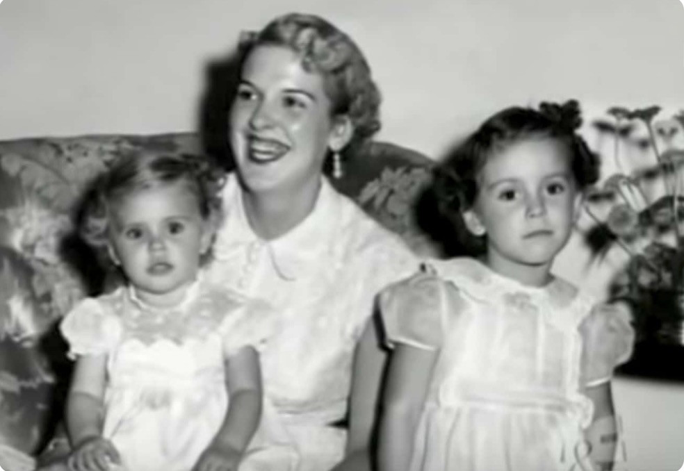 Nạn nhân đầu tiên của Anjette là Ben Lyles - chủ một nhà hàng gia đình ở Macon. Ông Ben đột nhiên lâm bệnh vào năm 1951 sau 3 năm kết hôn với Anjette. Chồng của Anjette có các triệu chứng bệnh gồm mệt mỏi, buồn nôn và đau dạ dày. Các bác sĩ cố gắng chữa trị nhưng không tìm được nguyên nhân gây bệnh.