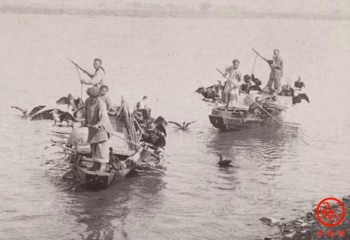 Một nhóm ngư dân đánh bắt cá tại Đại Vận Hà - kênh đào hơn 2.500 tuổi nổi tiếng của Trung Quốc.