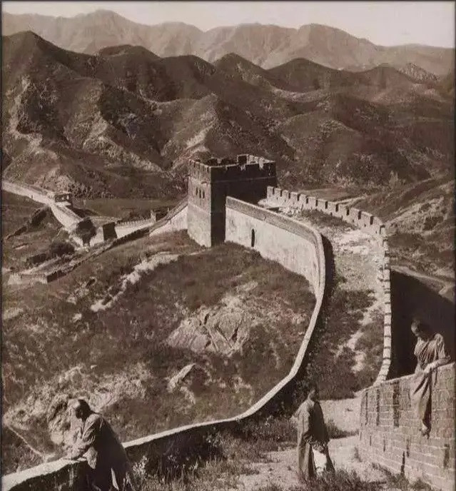Vẻ đẹp hoang sơ của Vạn Lý Trường Thành hơn 100 năm trước.