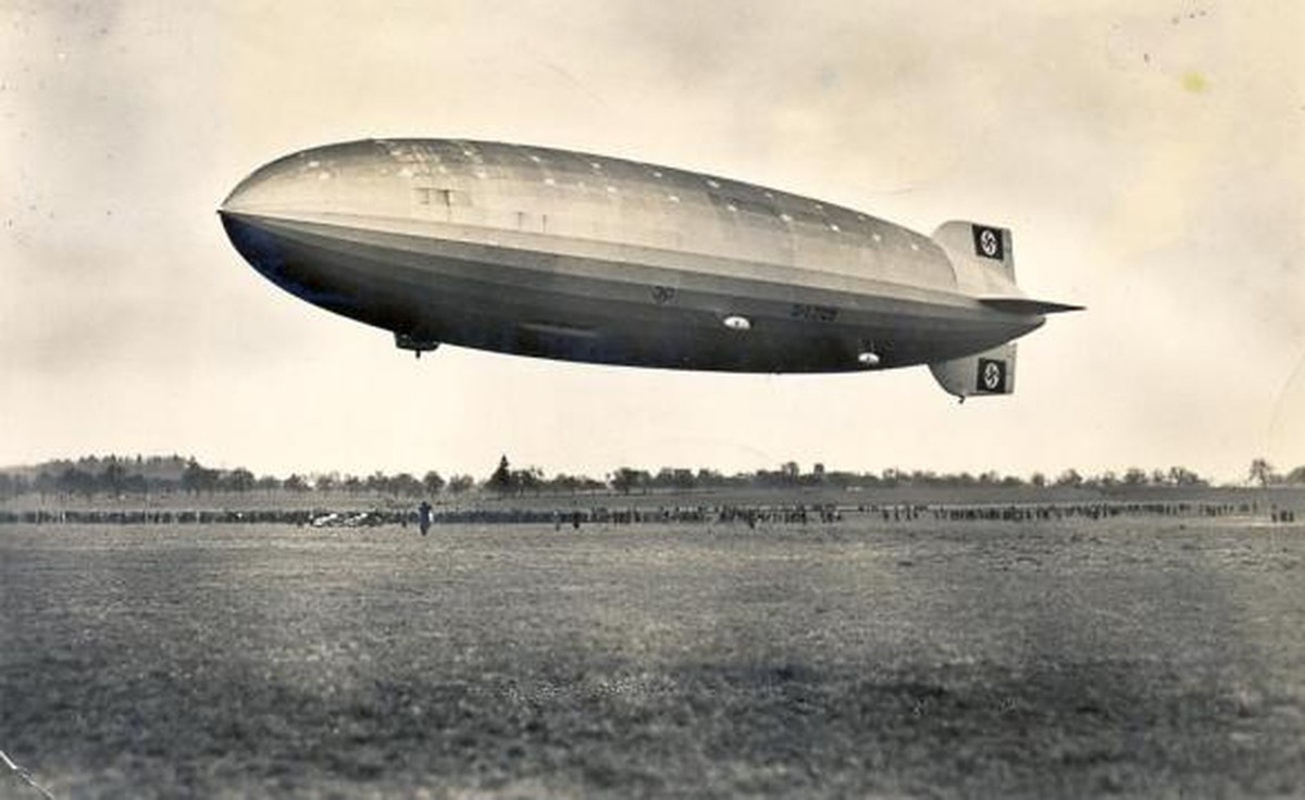Từ khi đi vào hoạt động cho đến khi gặp thảm kịch kinh hoàng năm 1937, khinh khí cầu Hindenburg thực hiện tổng cộng 63 chuyến bay, chủ yếu từ Đức đến Bắc Mỹ và Nam Mỹ.