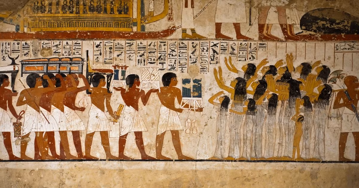 Với mong muốn tiếp tục có cuộc sống vương giả ở thế giới bên kia, pharaoh Ai Cập sau khi qua đời không chỉ được chôn cất cùng vô số ngọc ngà châu báu giá trị mà còn chôn cùng các người hầu.