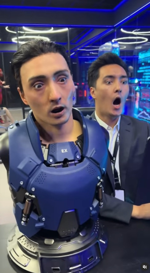 Năm 2023, EX Robots gây được tiếng vang lớn khi giới thiệu tới công chúng robot hình người nhẹ nhất trên thế giới với công nghệ mô phỏng da silicon cao cấp.