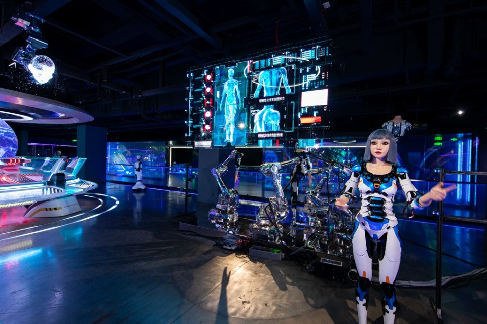 Vào năm 2021, công ty EX Robots mở Bảo tàng khoa học và công nghệ EX Future ở tỉnh Liêu Ninh. Đây là bảo tàng robot đầu tiên trong nước.
