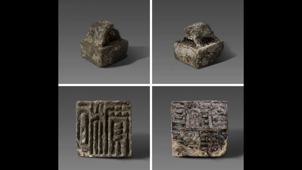 Nhóm khảo cổ phát hiện một trong những ngôi mộ bị cướp phá và ngôi mộ nguyên vẹn có khắc dòng chữ mang họ "Huan". Điều này khiến họ nhận định quần thể 3 ngôi mộ cùng thuộc một gia đình giàu có.