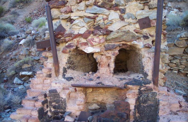 Người quản lý thị trấn trước đây, Robert Louis Desmarais, đã sống tại thị trấn và giám sát khu đất xuống cấp này cho đến năm 2018 khi nó được một cặp đôi doanh nhân mua lại với giá 1,4 triệu đô la.