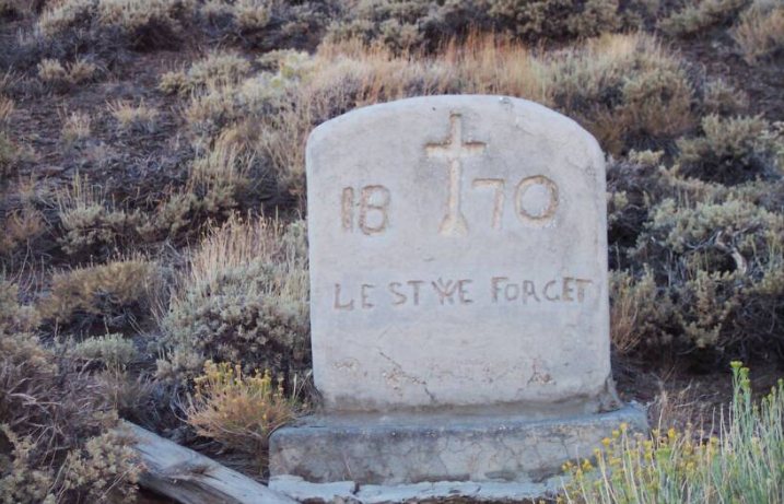 Thị trấn có một nghĩa trang dành cho những người thợ mỏ qua đời trong thời kỳ đỉnh cao của hoạt động khai thác bạc ở Cerro Gordo.