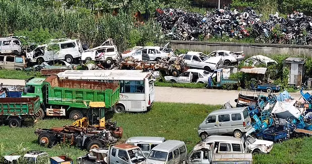 Loat hinh gay choang ve “nghia dia” o to khong lo o Trung Quoc-Hinh-10