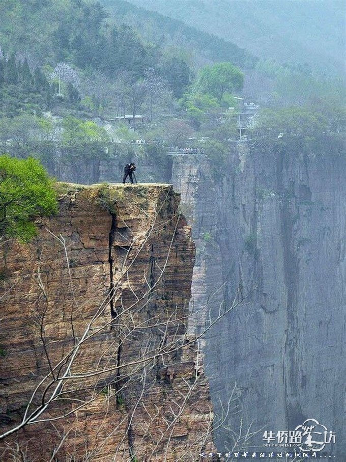 Quách Lượng Động chính là con đường đưa thế giới bên ngoài vào ngôi làng Quách Lượng.