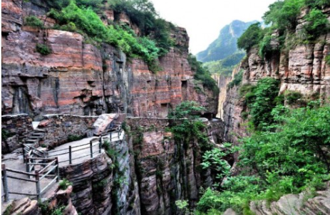 Làng Quách Lượng có khoảng hơn 300 người dân sinh sống, đa số là họ Thân.