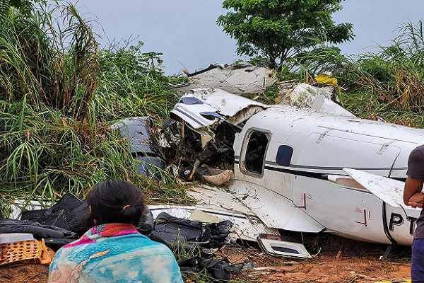 Rơi máy bay ở Brazil, nhiều người thiệt mạng Roi may bay o Brazil, nhieu nguoi thiet mang