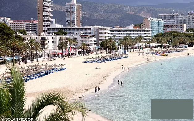 Nữ du khách bị cưỡng hiếp trên bãi biển gây phẫn nộ Nu du khach bi cuong hiep tren bai bien gay phan no